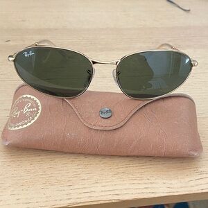 Ray-Ban Gold Frame with Dark Green Lenses Sunglasses